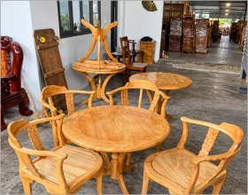 Bàn thờ gỗ hương chạm khắc