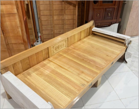 Bàn ăn gỗ tần bì 4 ghế