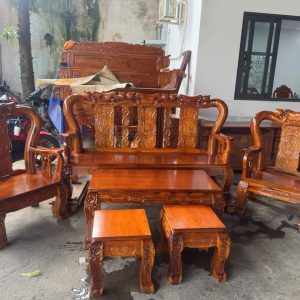 Quy trình thiết kế và sản xuất Bàn Ăn Gỗ Tự Nhiên theo yêu cầu