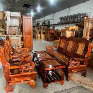 Chi phí và bảo trì Bàn Ghế Gỗ phòng khách