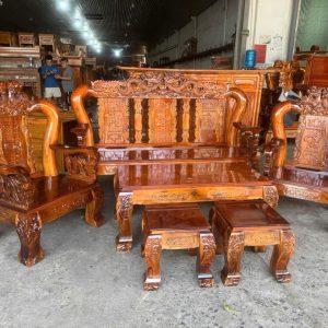 Giá trị vượt trội của Bàn Thờ Gỗ Tự Nhiên trong không gian thờ cúng